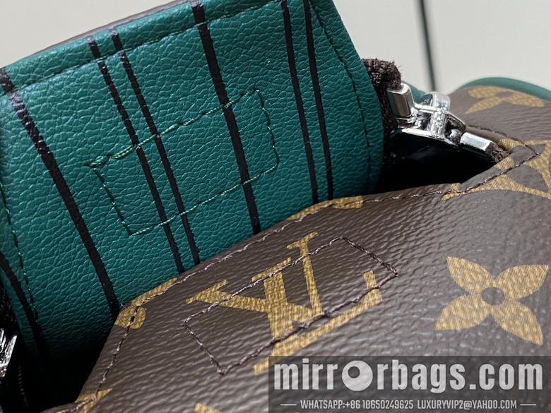 LV Replica Bags Dopp Kit M12639 15x16.5x28cm gf