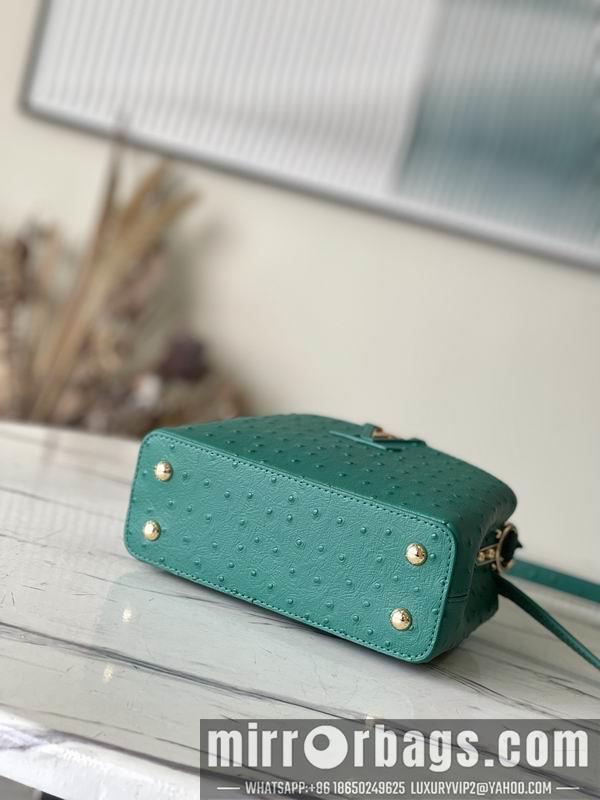LV Replica Bags Capucines M95393绿 蓝色鸵鸟21x14x8cm gf