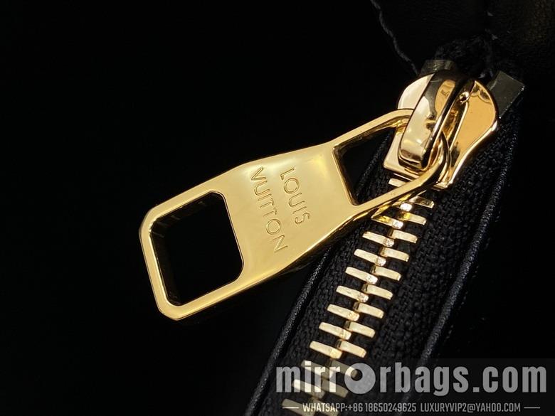 LV Replica Bags Cap M24607 38x23x16cm gf1
