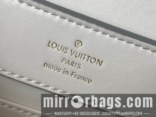 LV Replica Bags Capucines N81190 21x14x8cm gf