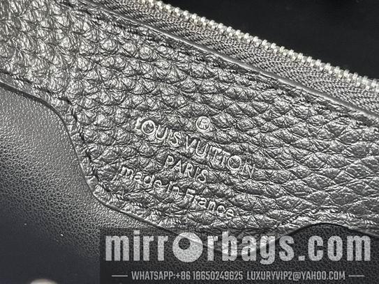 LV Replica Bags Capucines N92040银扣蛇36x23x14cm gf