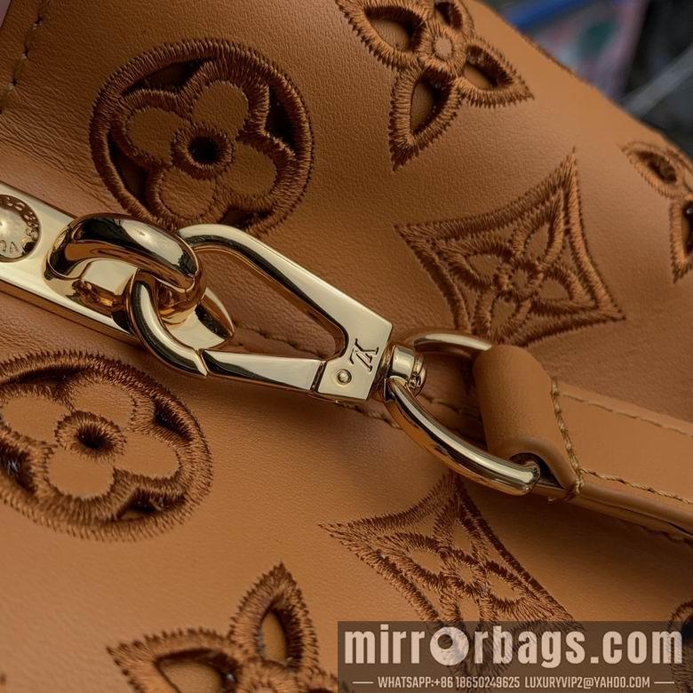 LV Replica Bags Capucines M22863 21x14x8cm gf1