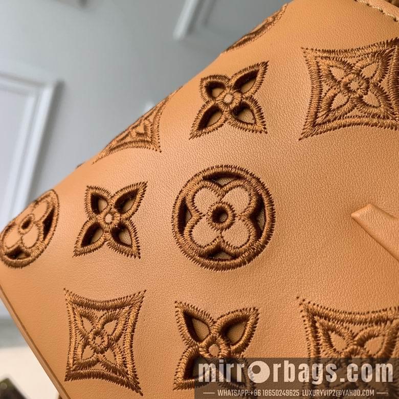 LV Replica Bags Capucines M22863 21x14x8cm gf1