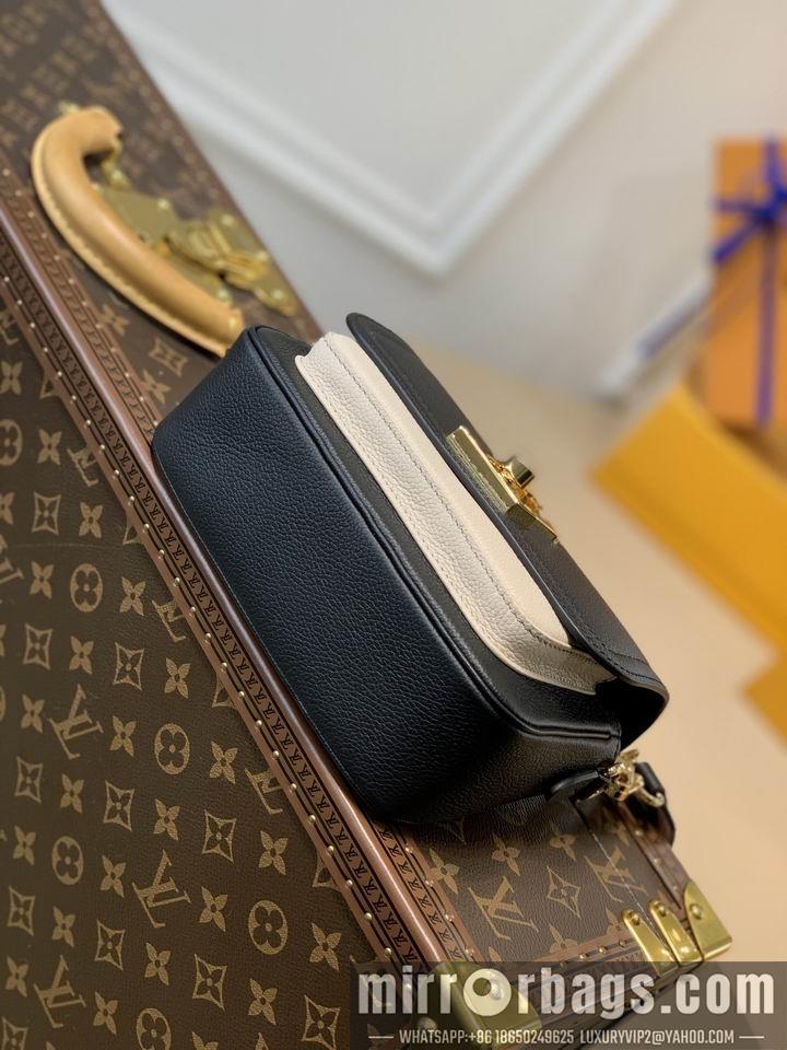 LV Replica Bags Lockme Tender M58557 19x13x8cm gf