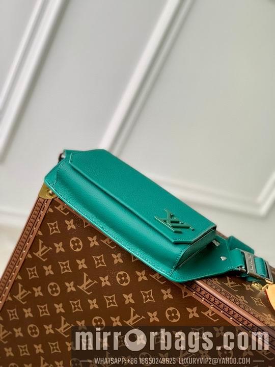 LV Replica Bags Takeoff M22665 30x16x3cm gf1