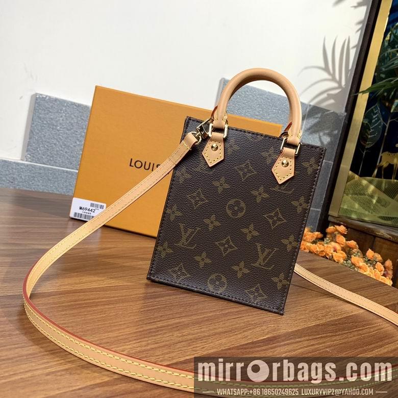LV Replica Bags BLM69442 17X14X5