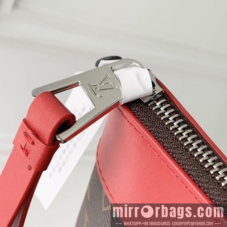 LV Replica Bags Voyage M13199 21x7.5x30cm gf3