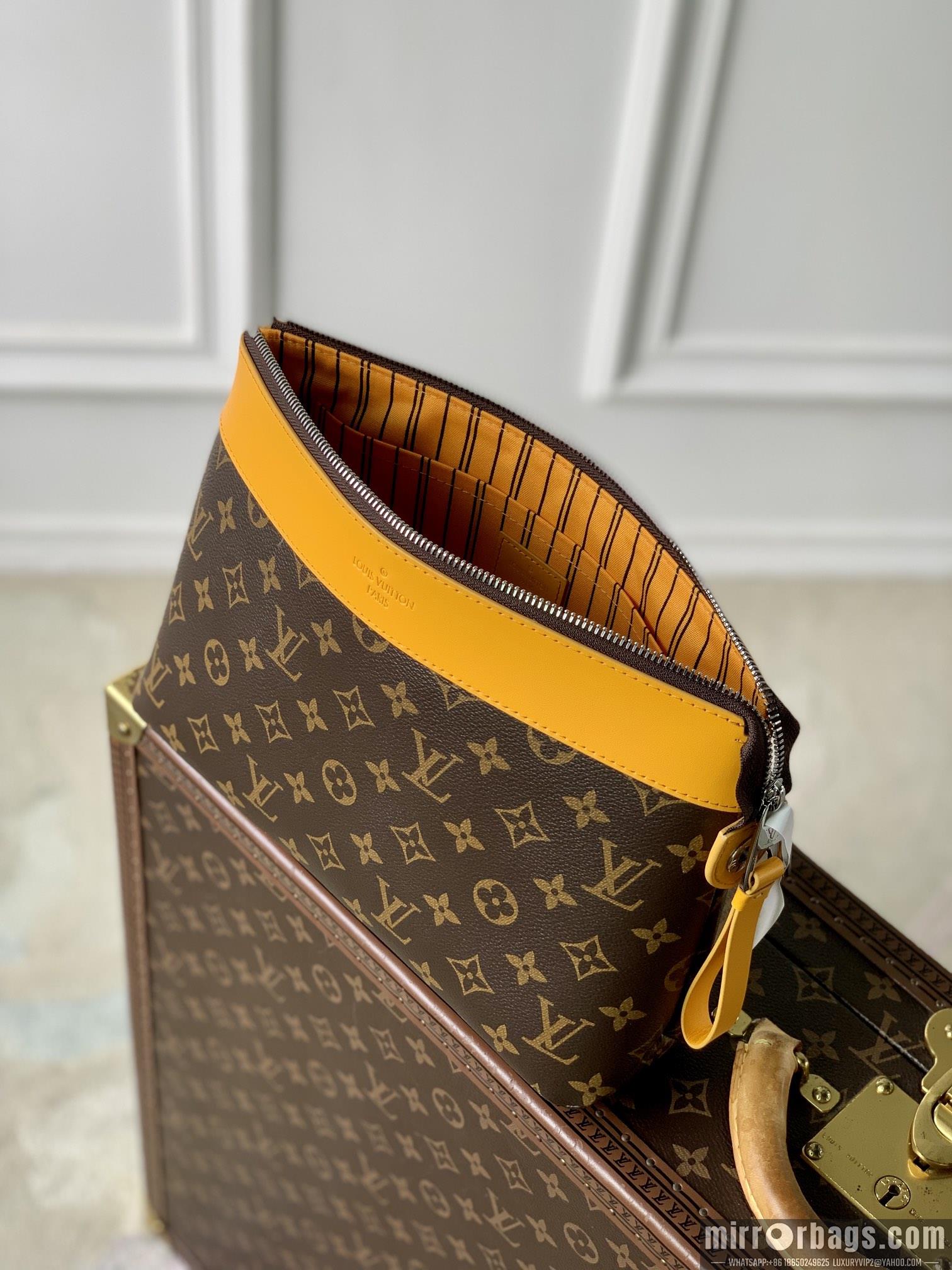 LV Replica Bags Voyage M13199 21x7.5x30cm gf1