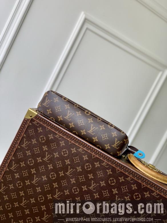 LV Replica Bags Voyage M13199 21x7.5x30cm gf