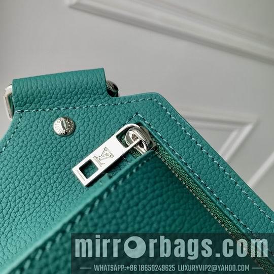 LV Replica Bags Takeoff M22665 30x16x3cm gf1