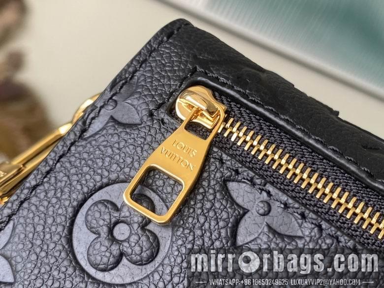 LV Replica Bags Pochette Metis M46595 21.5x13.5x6cm gf1