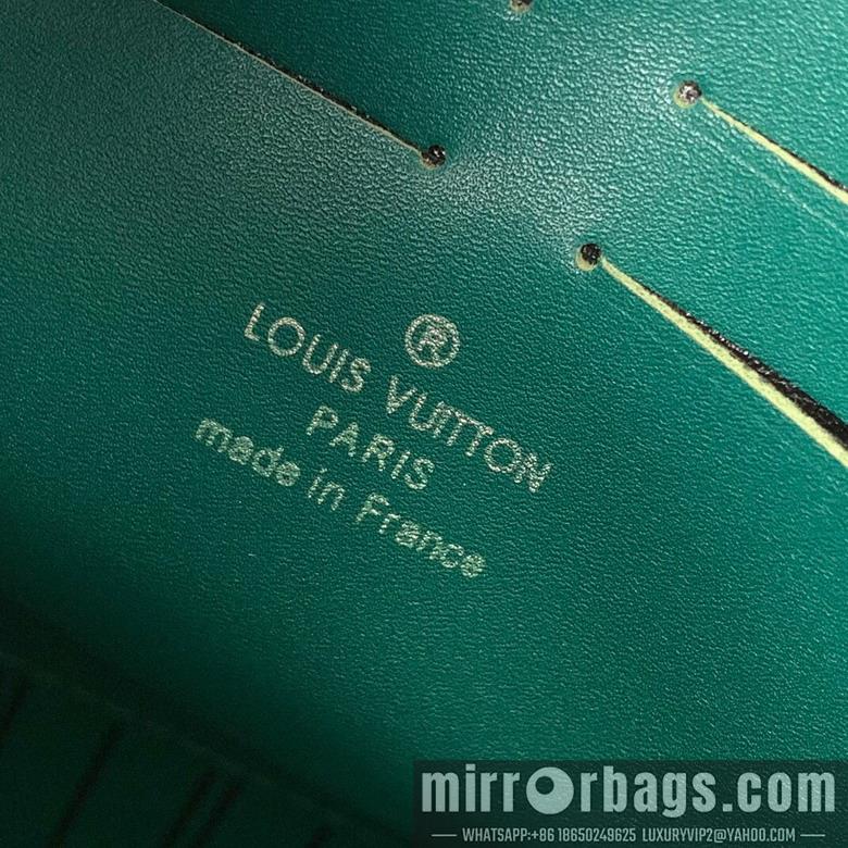 LV Replica Bags Voyage m12817 21x6x27cm gf1