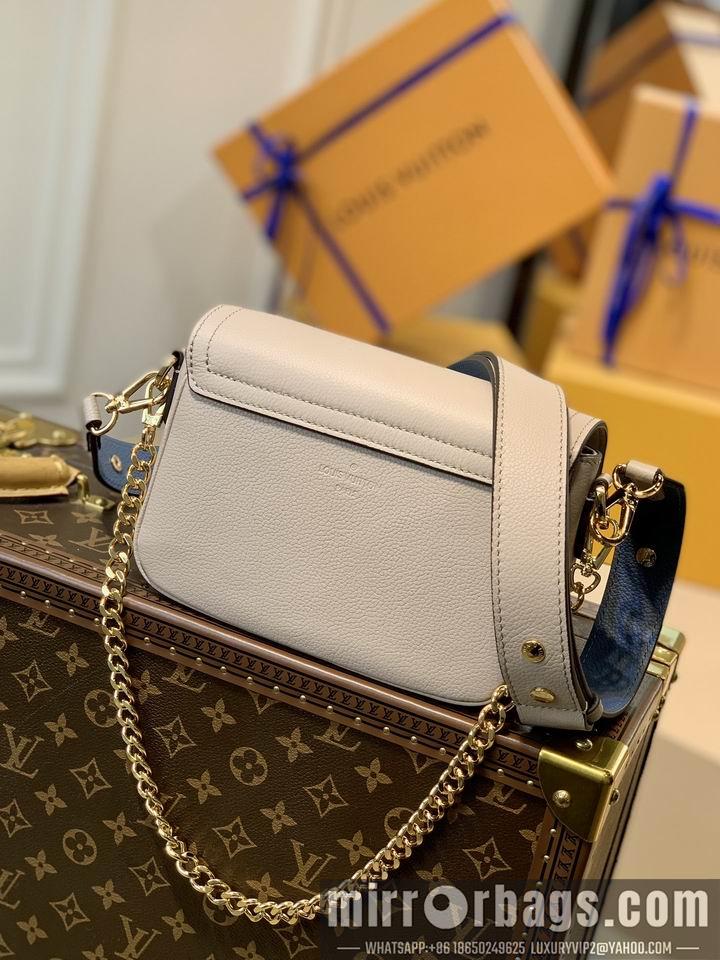 LV Replica Bags Lockme Tender M58554 19x13x8cm gf