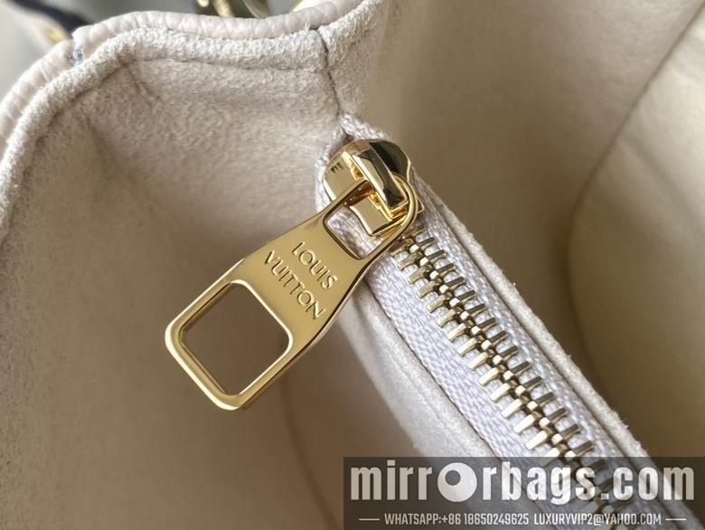 LV Replica Bags Pochette Metis M22942 21.5x13.5x6cm gf