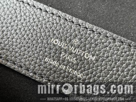 LV Replica Bags Lockme Ever M20997 23x17x10cm gf