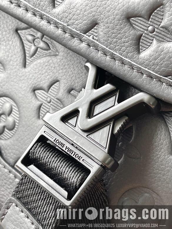 LV Replica Bags Voyager M25121 33x22.5x11cm gf