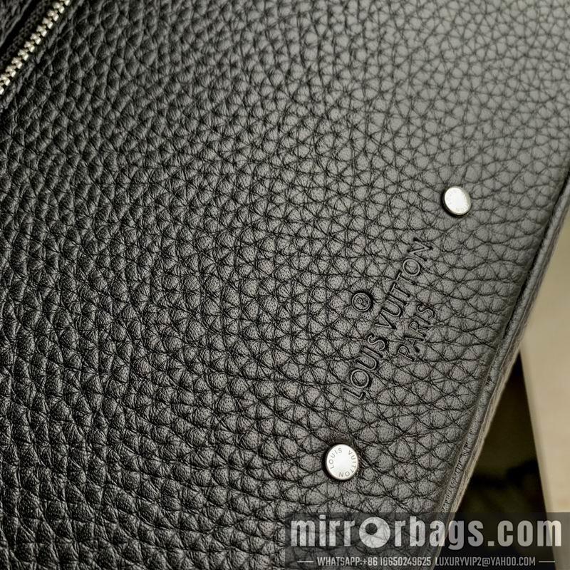 LV Replica Bags Pochette Kasai M41663荔枝纹 25x15.5x6.5cm gf
