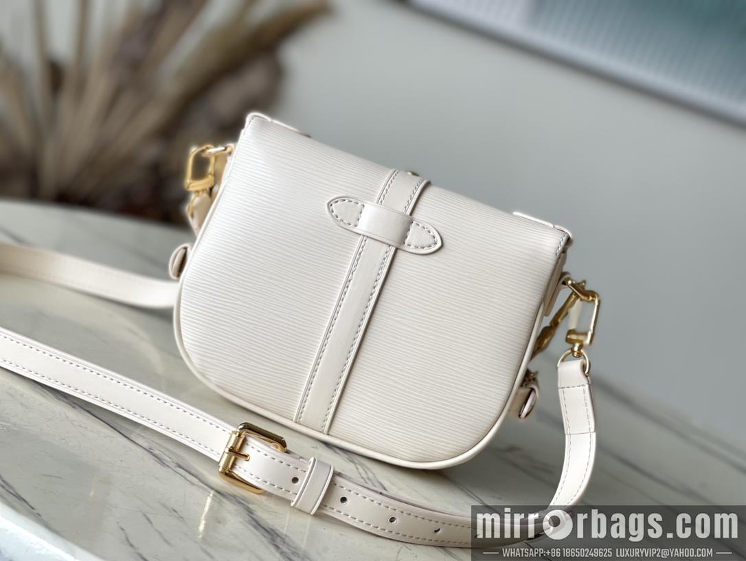 LV Replica Bags Saumur M23746 20x16x7.5cm gf