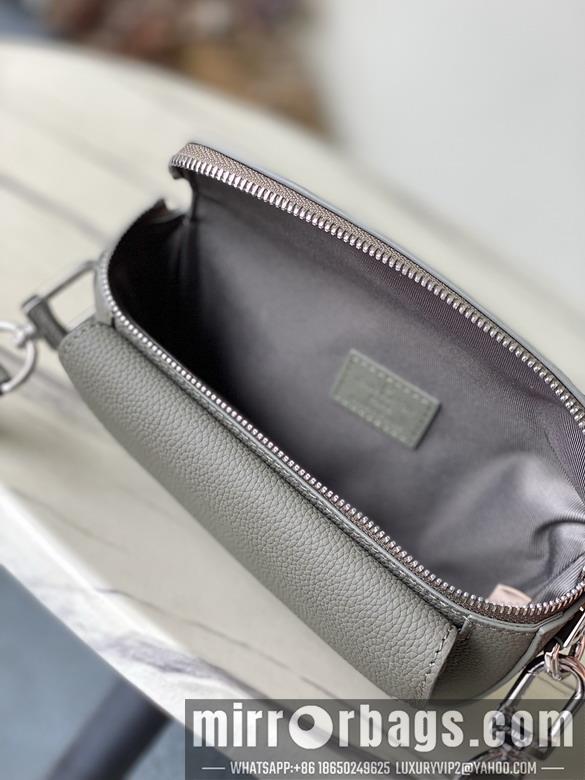 LV Replica Bags Pilot M83560 20x12x5.5cm gf