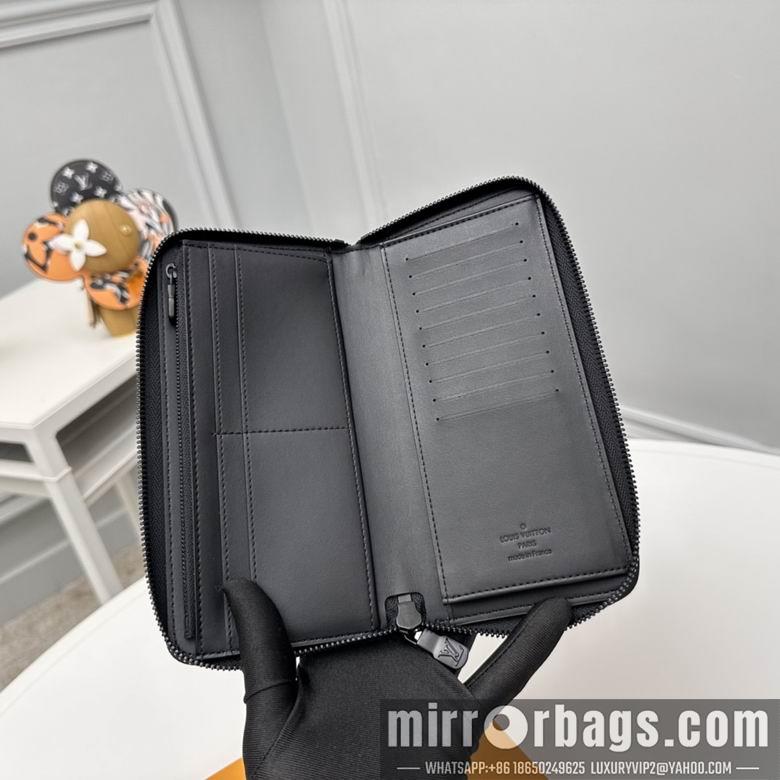 LV Replica Bags M62902 10X20X2cm