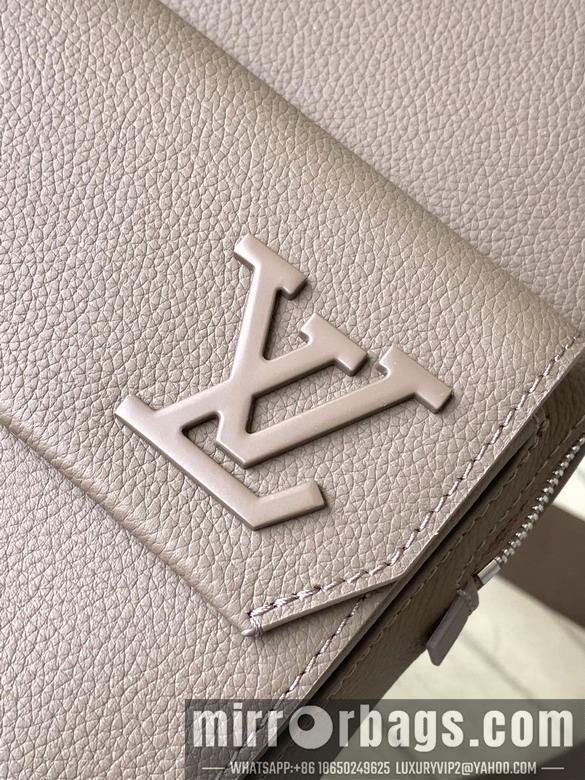 LV Replica Bags Pilot M23736 20x30x4cm gf