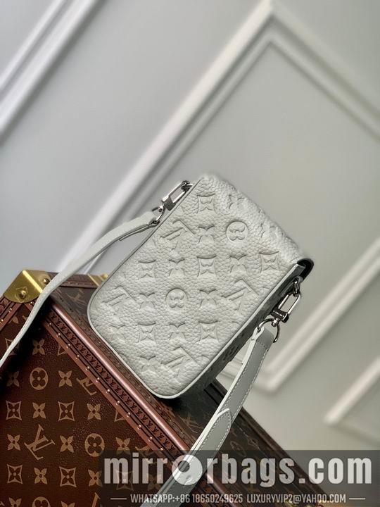 LV Replica Bags Vertical M82568 12x19x7cm gf