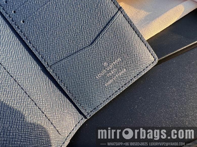 LV Replica Bags M11548 7.5X11.1X1cm YG 2colour