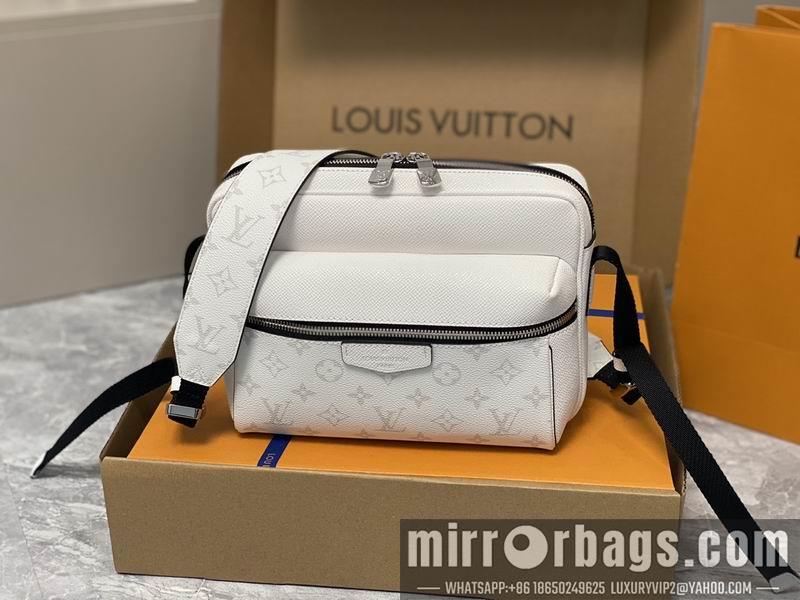 LV Replica Bags Moutdoor M30873 26x20x10.5cm gf