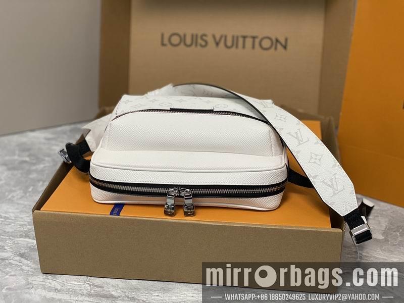 LV Replica Bags Moutdoor M30873 26x20x10.5cm gf