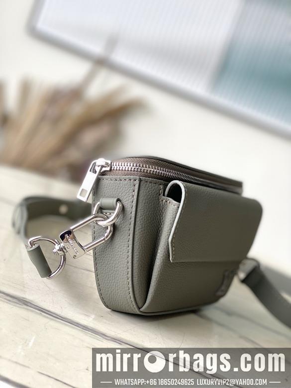 LV Replica Bags Pilot M83560 20x12x5.5cm gf