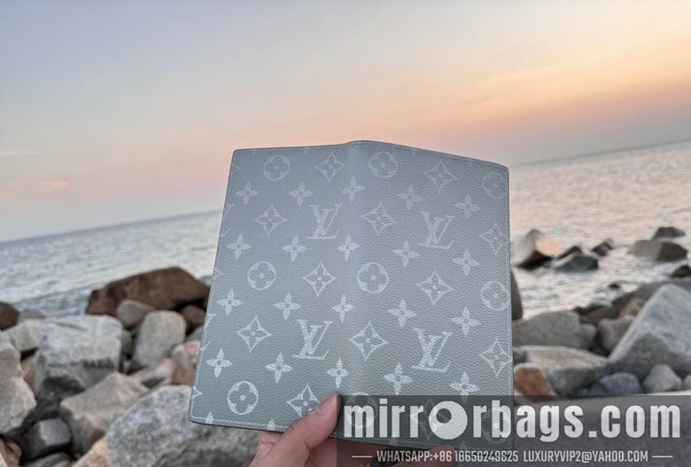 LV Replica Bags M11546 10X19X2cm YG 2colour