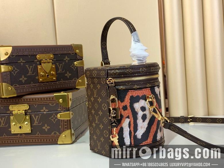 LV Replica Bags Cannes M13846 15x17x15cm gf