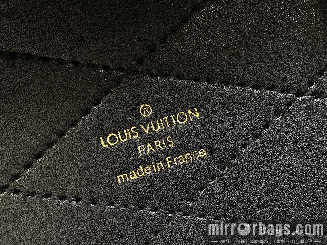 LV Replica Bags The Camera M10079 16x13x7.5cm gf