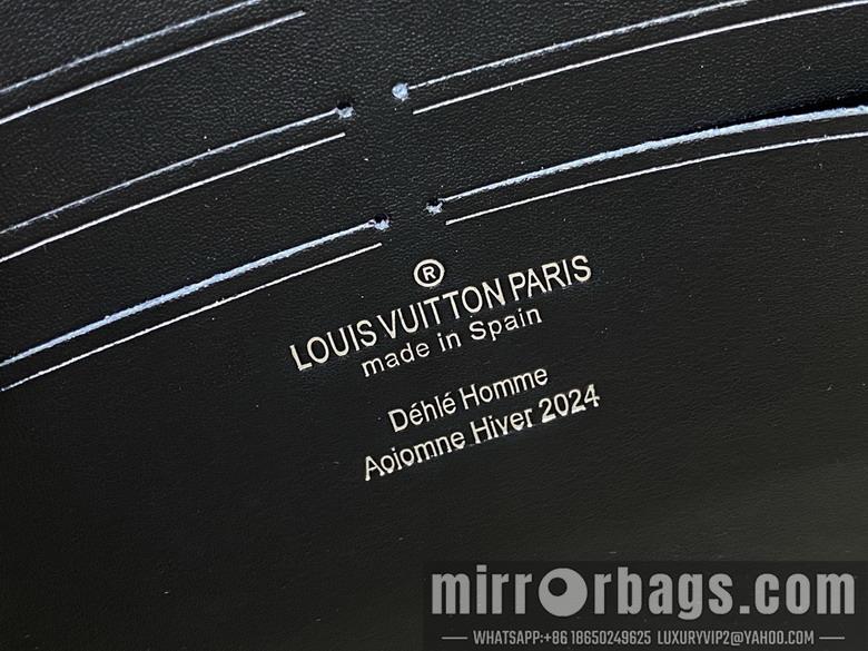 LV Replica Bags Voyage M11764 27x21x6cm gf