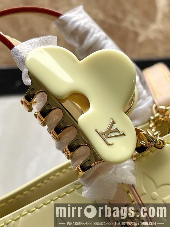 LV Replica Bags Reade M24144 22x16.5x11cm gf