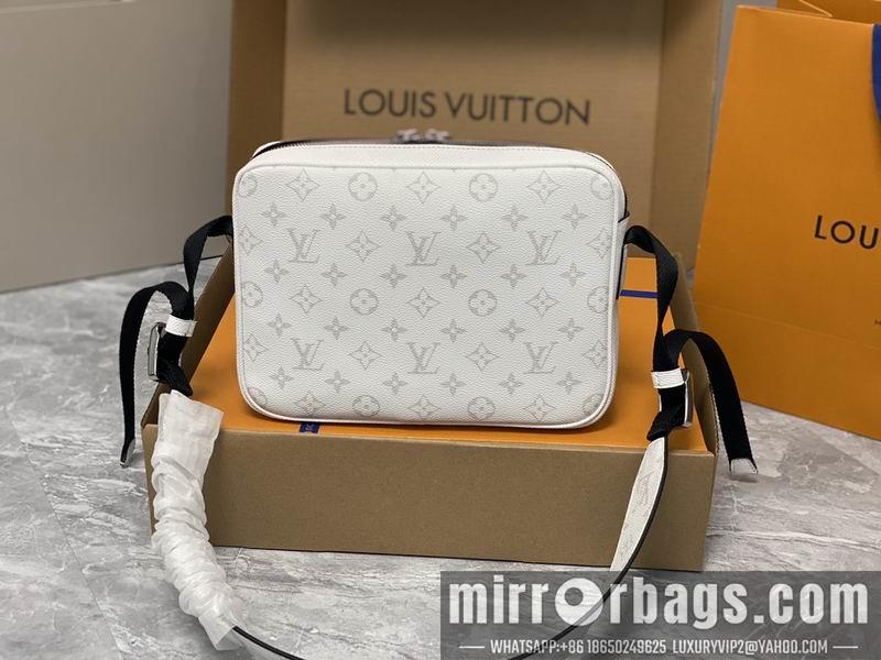 LV Replica Bags Moutdoor M30873 26x20x10.5cm gf