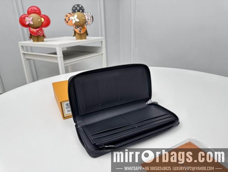 LV Replica Bags M62902 10X20X2cm