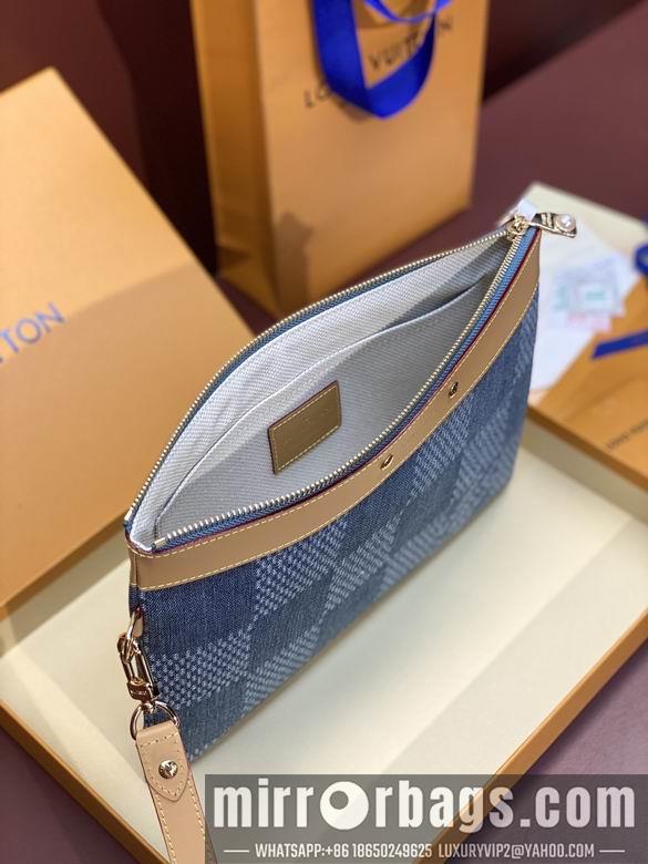 LV Replica Bags M81570 30X21.5X1cm