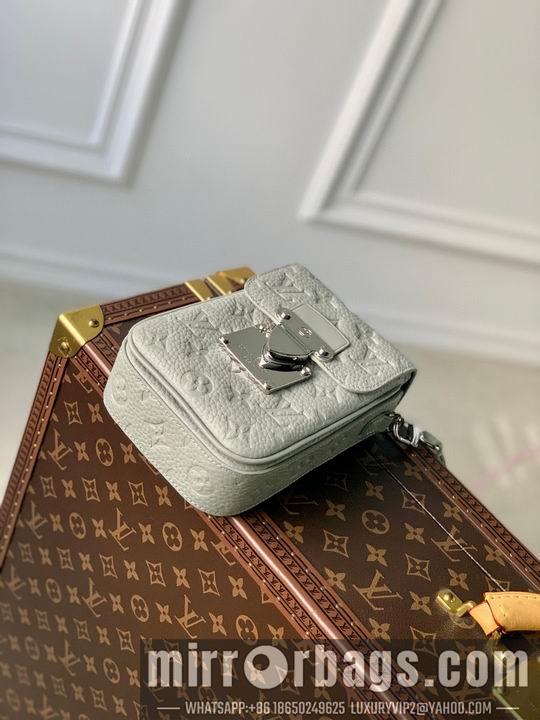 LV Replica Bags Vertical M82568 12x19x7cm gf