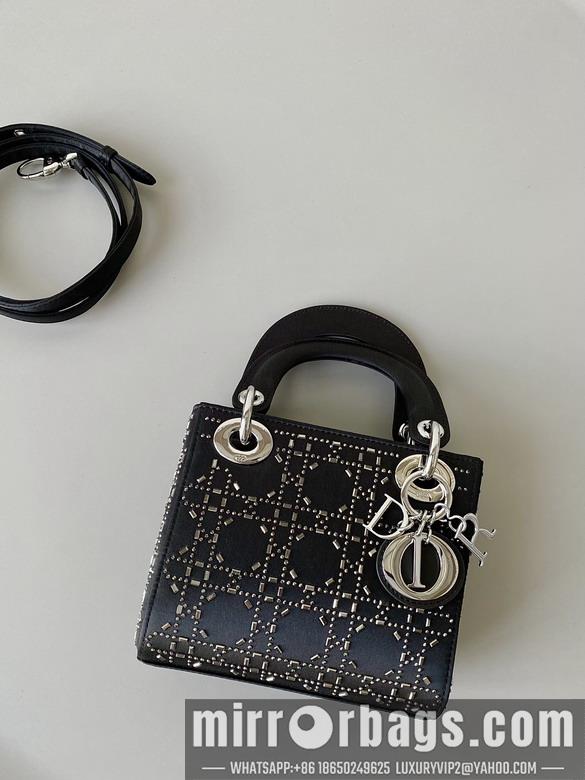 Dior Replica Bags Dior 1004 17x15x7cm wz