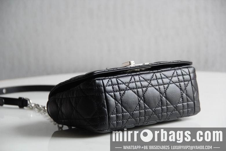 Dior Replica Bags AX2023 20x12x7