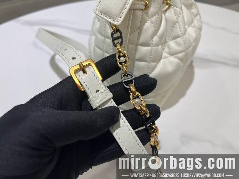 Dior Replica Bags M2780 17X16X9cm