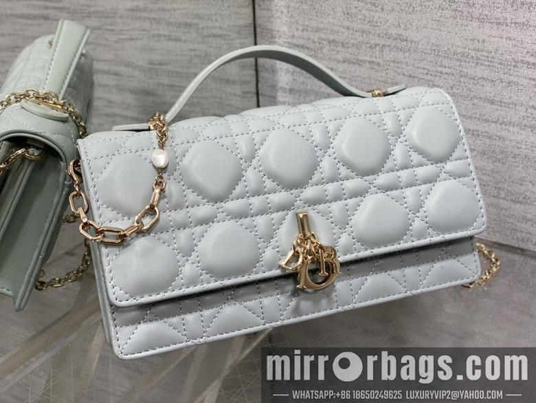 Dior Replica Bags Dior 0604 21x11x5cm wo5
