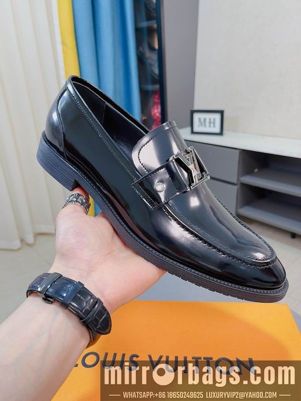 LV Replica Shoes LV sz38-45 mnf0602