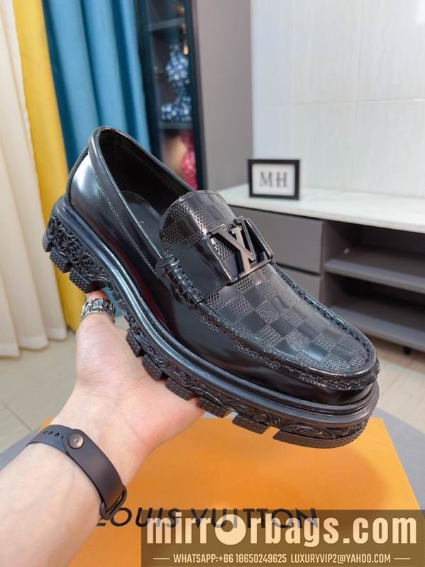 LV Replica Shoes LV sz39-45 mnf0431
