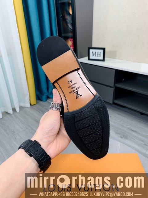 LV Replica Shoes LV SZ 38-44 22224019-20 2colors