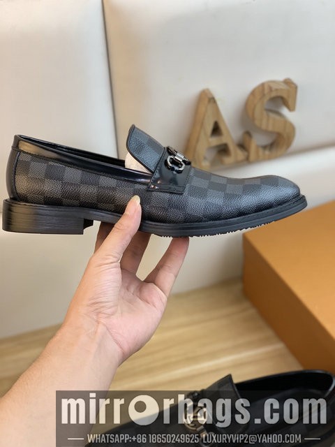 LV Replica Shoes LV SZ 38-44 22301302-3 2colors