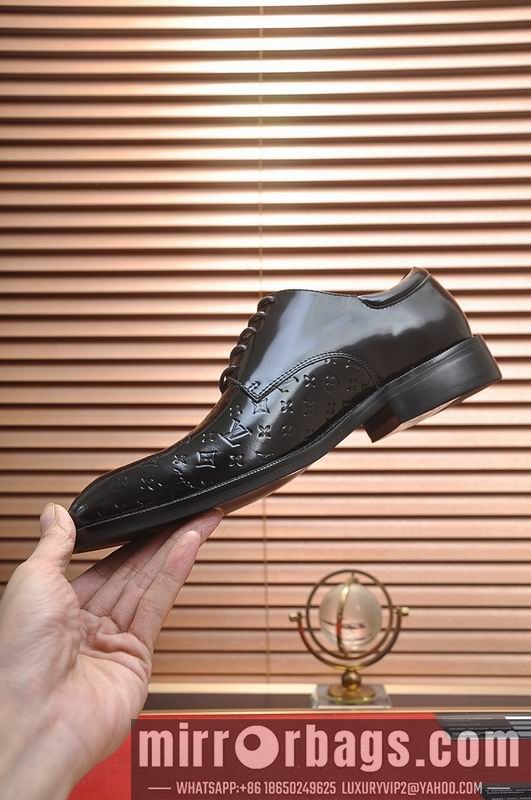 LV Replica Shoes LV sz38-45 mnf0448