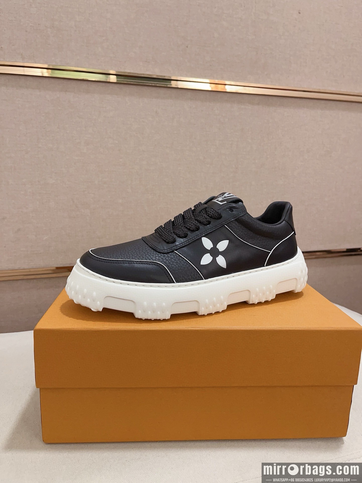 LV Replica Shoes LV sz38-44 hnh0239