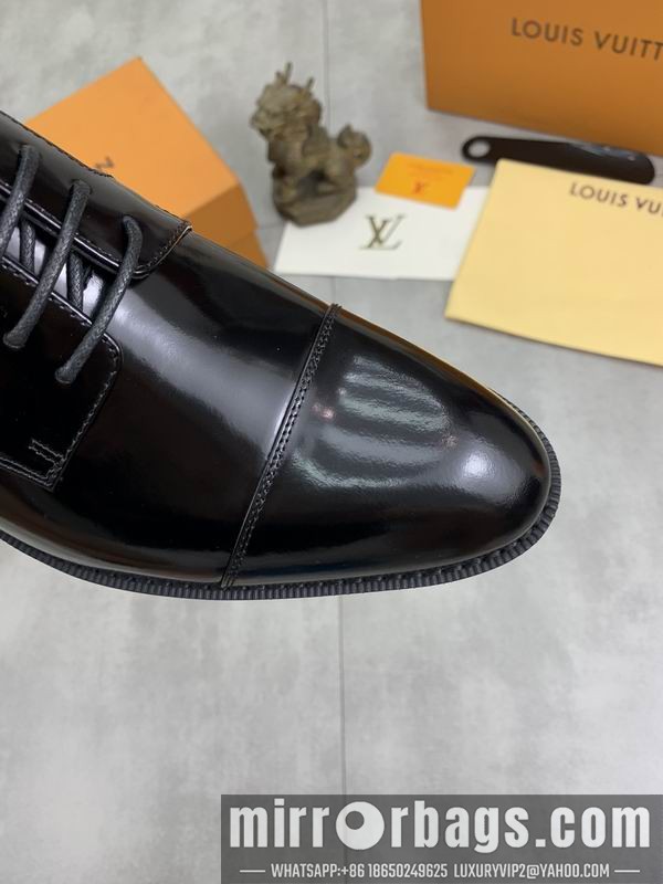 LV Replica Shoes LV sz38-45 mnf0311